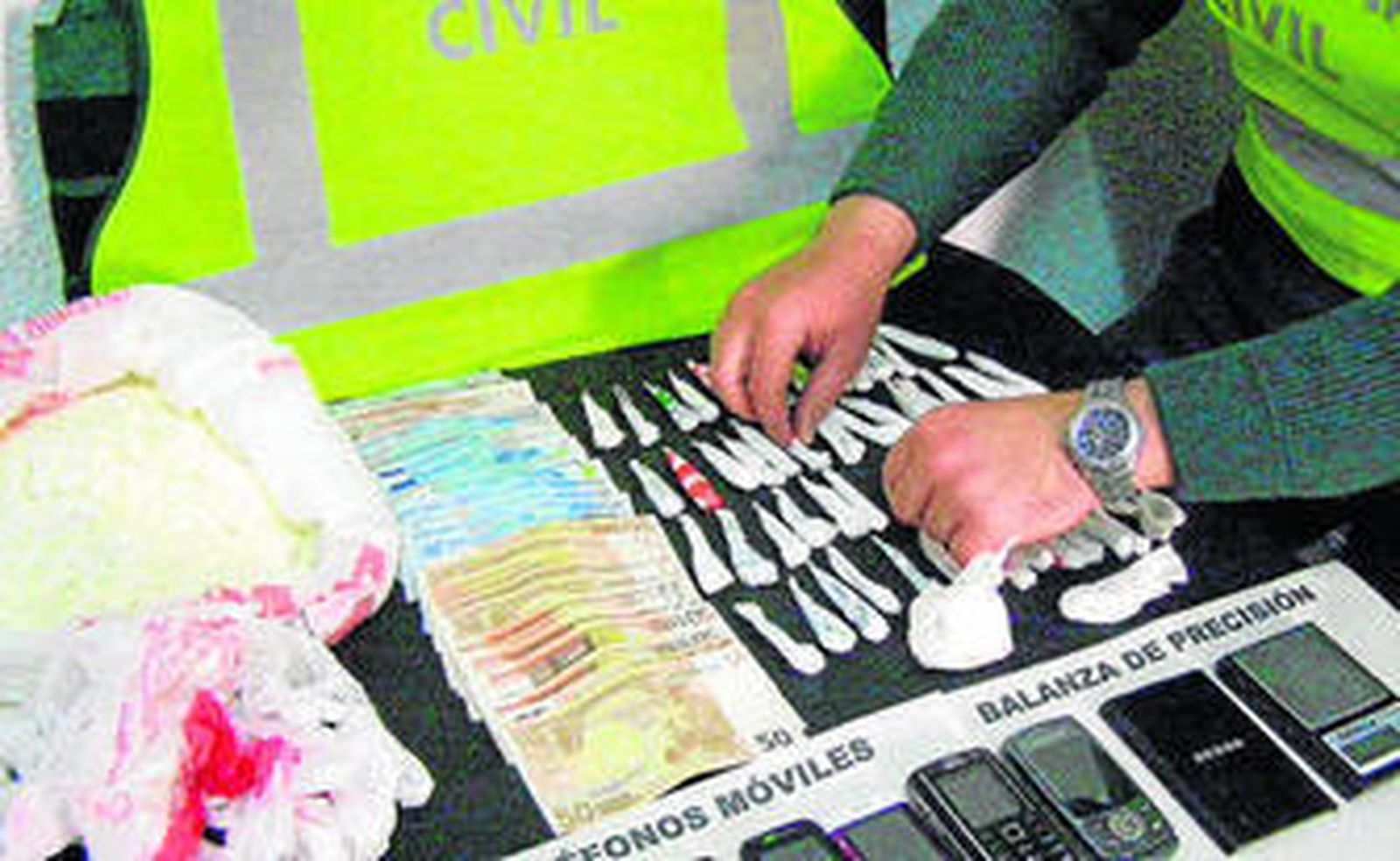 Efectos intervenidos por la Guardia Civil.