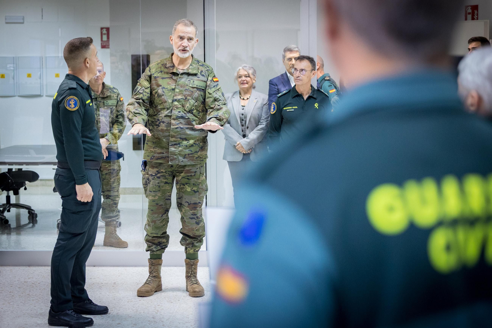 Las imágenes de la visita del Rey a la Guardia Civil de Cádiz