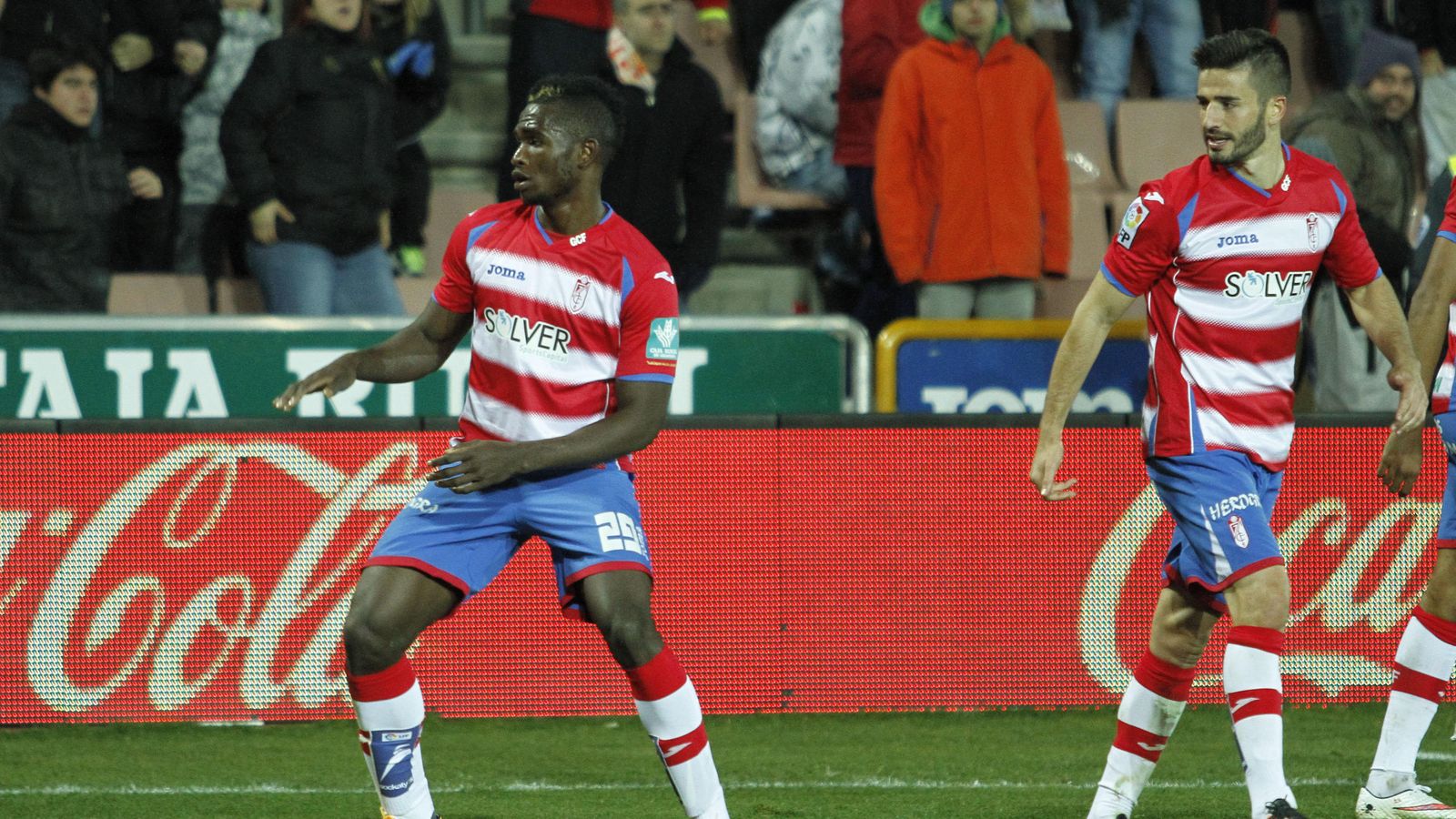 Isaac Success es el futbolista más joven en marcar en Primera División en Los Cármenes.