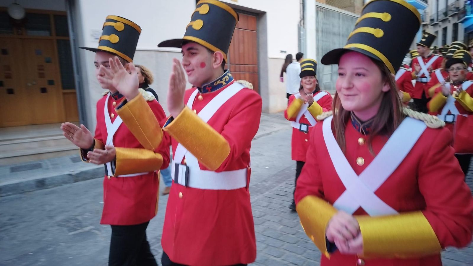 Las calles de Vélez-Málaga se llenan para recibir a los Reyes Magos