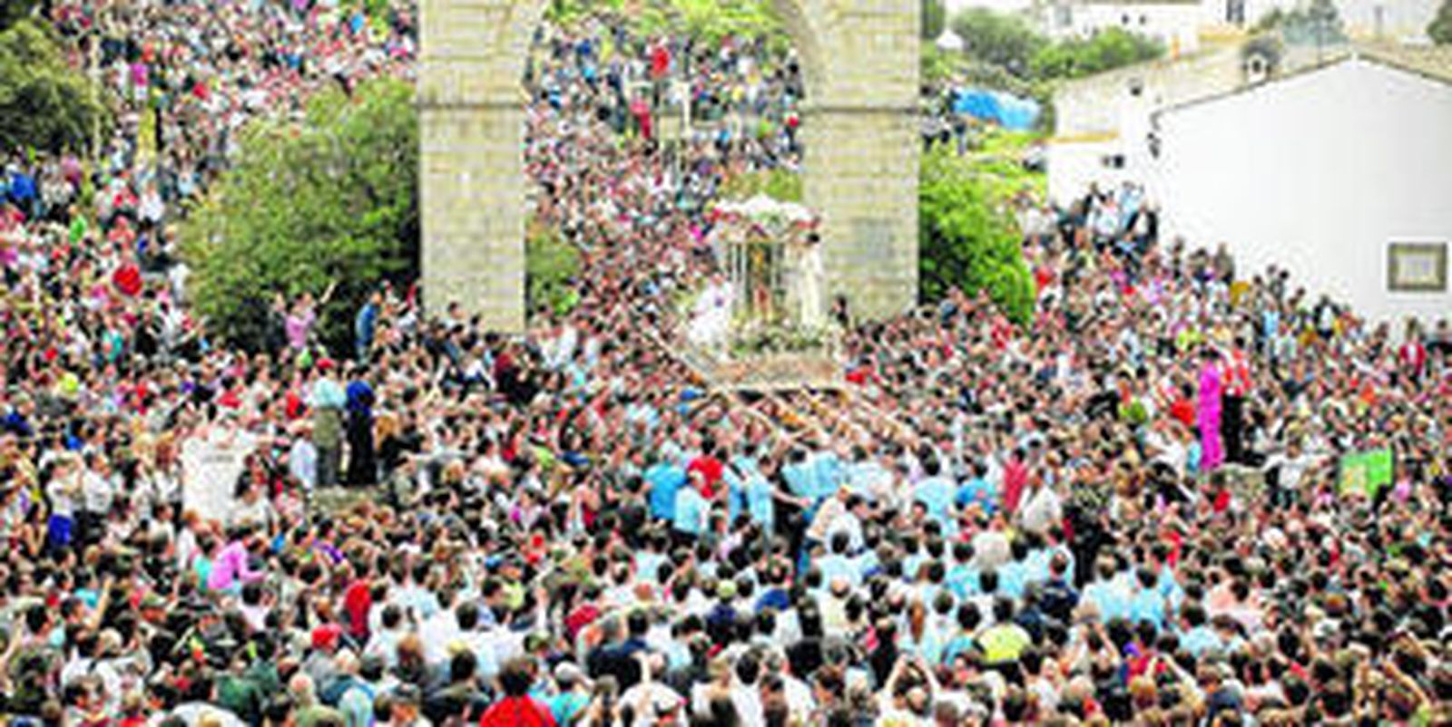 La romería de Virgen de la Cabeza es uno de los actos más conocidos.