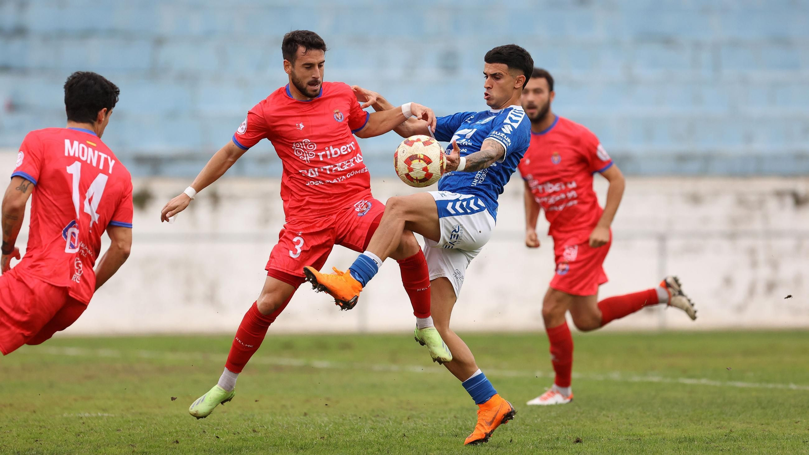 Imágenes del Xerez DFC contra la Deportiva Minerva en el Pedro Garrido de Jerez