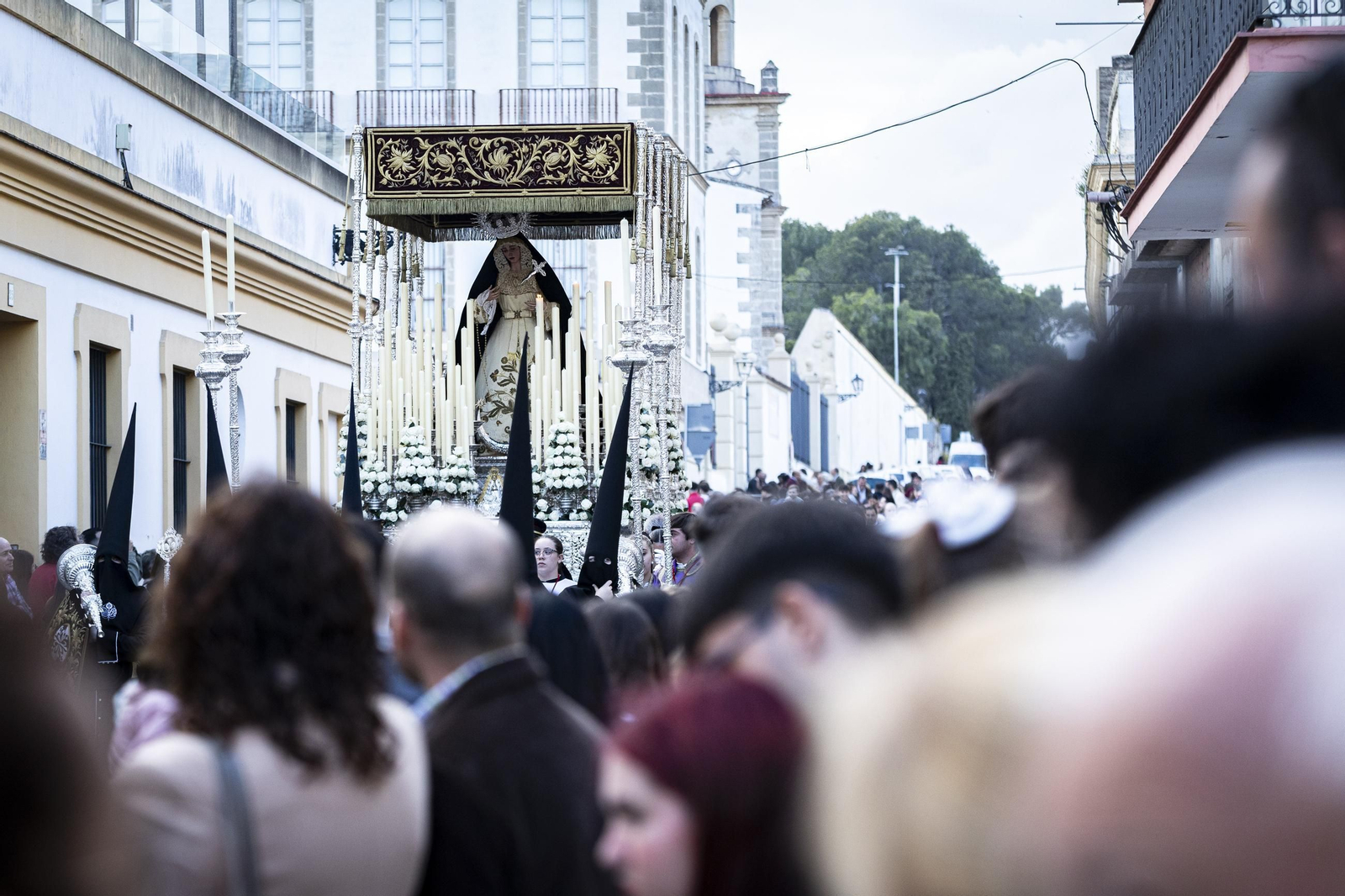 Las imágenes de Afligidos de El Puerto en el Lunes Santo de la Semana Santa 2025
