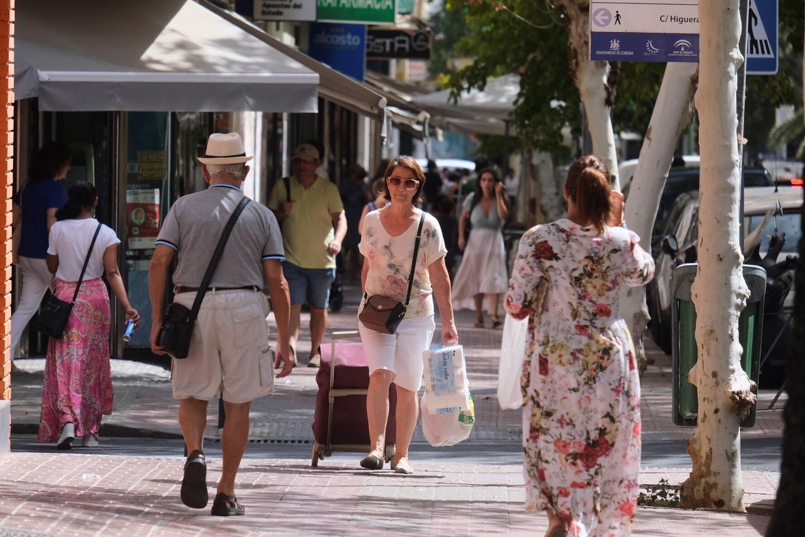 Un día de agosto en el barrio cordobés de Santa Rosa, en imágenes