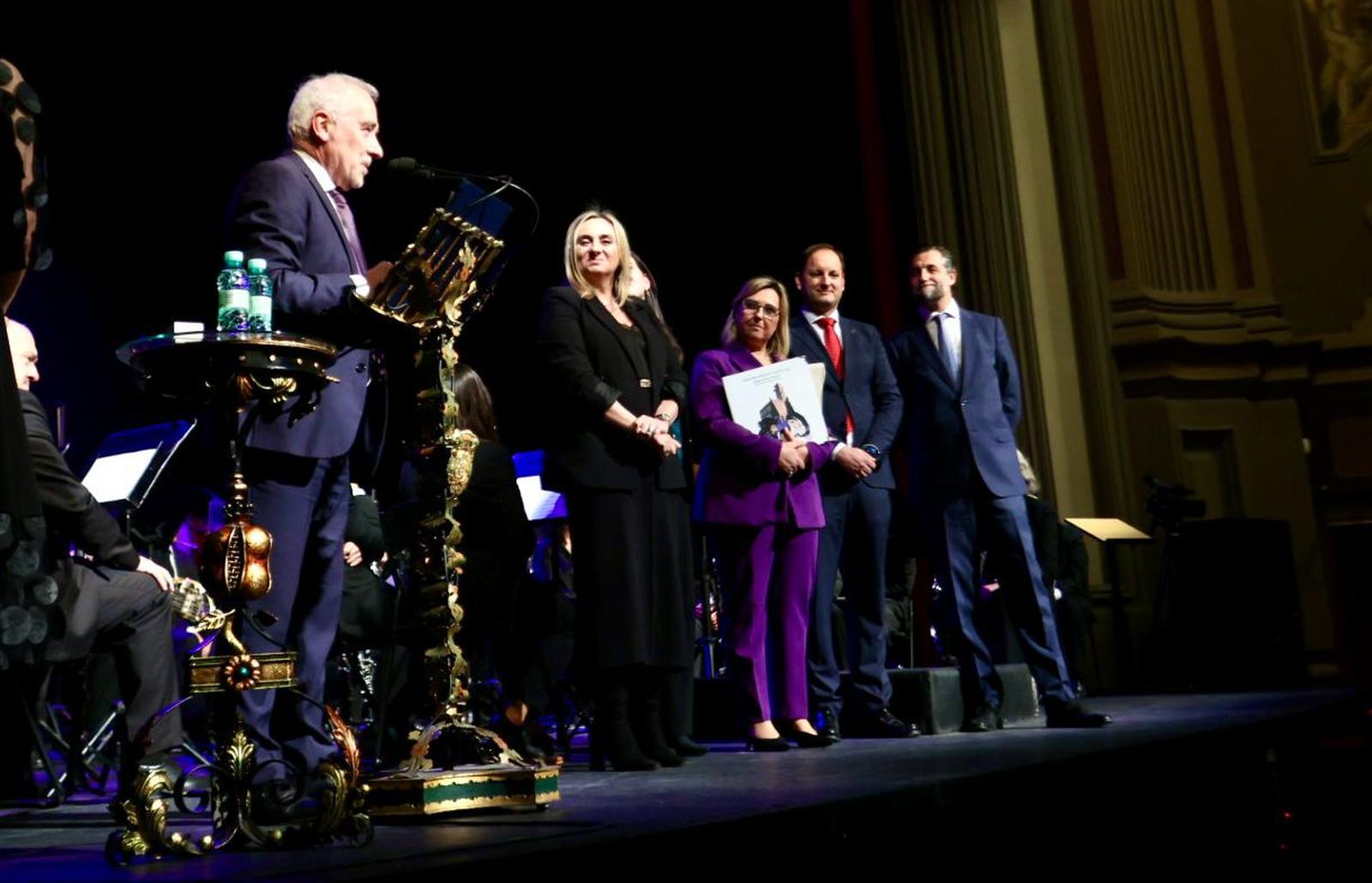 Entrega de las Tapas del Pregón de la Semana Santa de Granada 2025