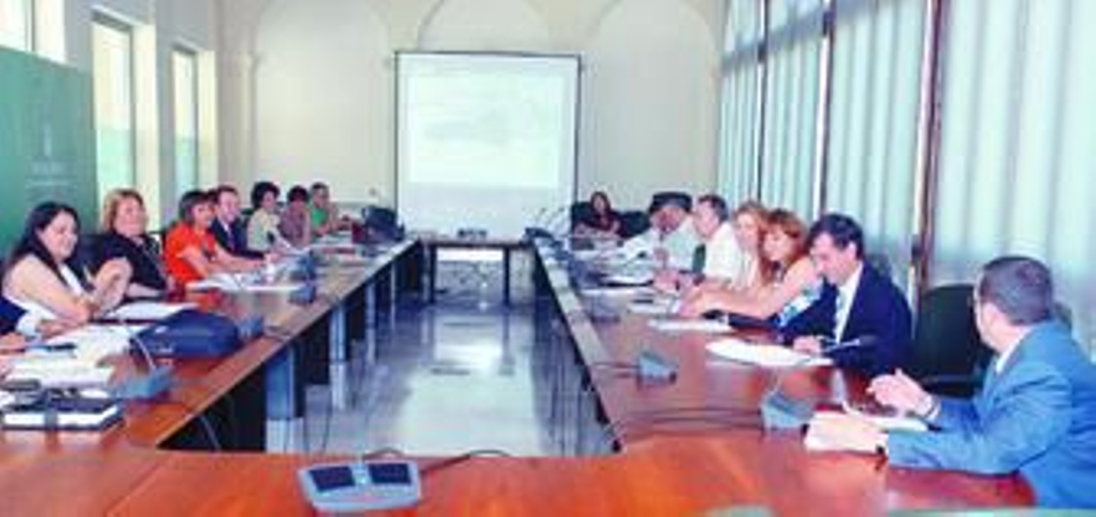 La Comisión de Urbanismo se reunió ayer en la sede de la Junta en Granada.