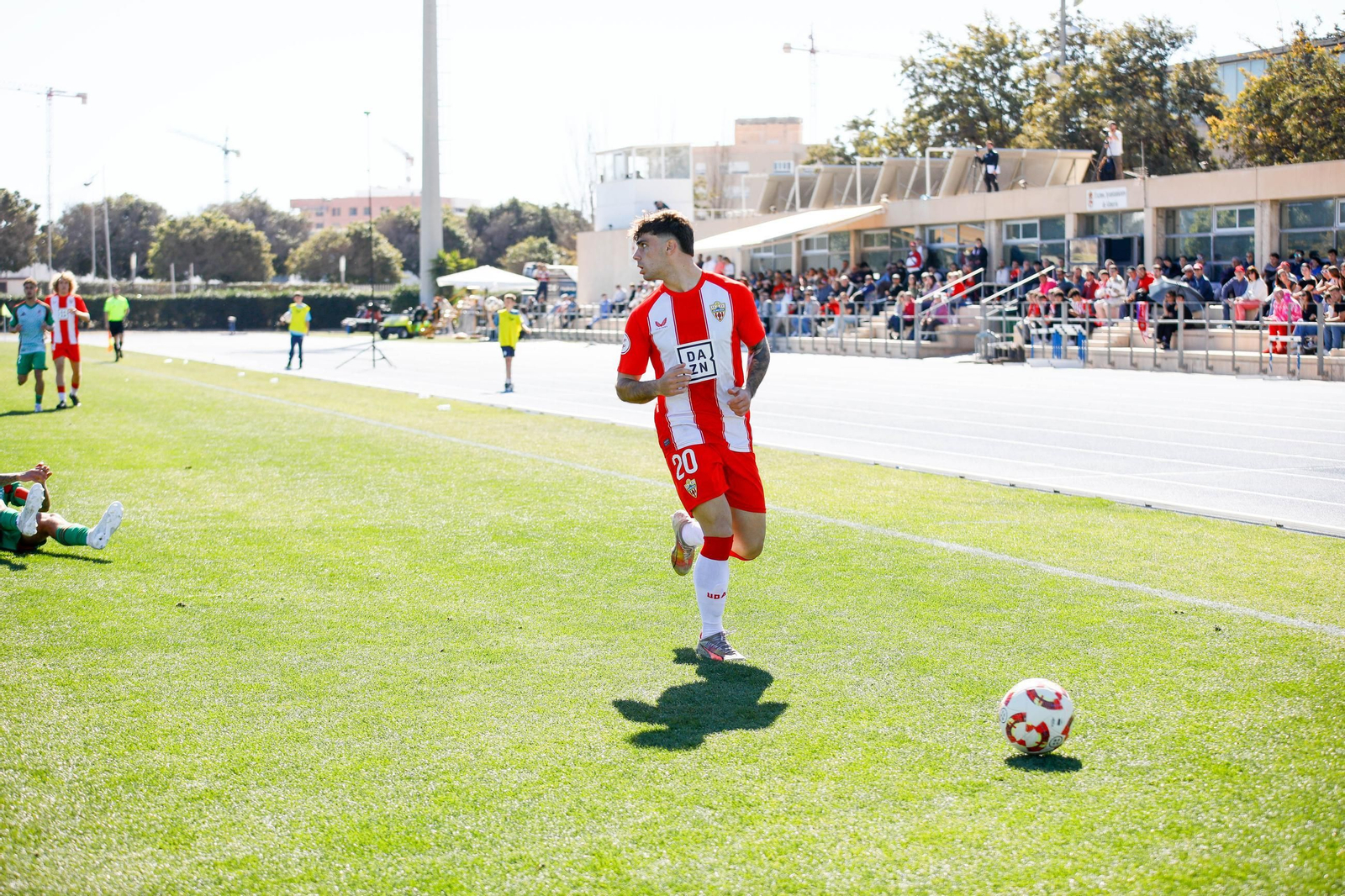 Las imágenes de Segunda RFEF entre Almeria B y recreativo de Granada