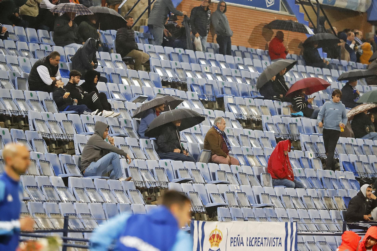 Imágenes del ambiente en el Recreativo de Huelva - San Fernando