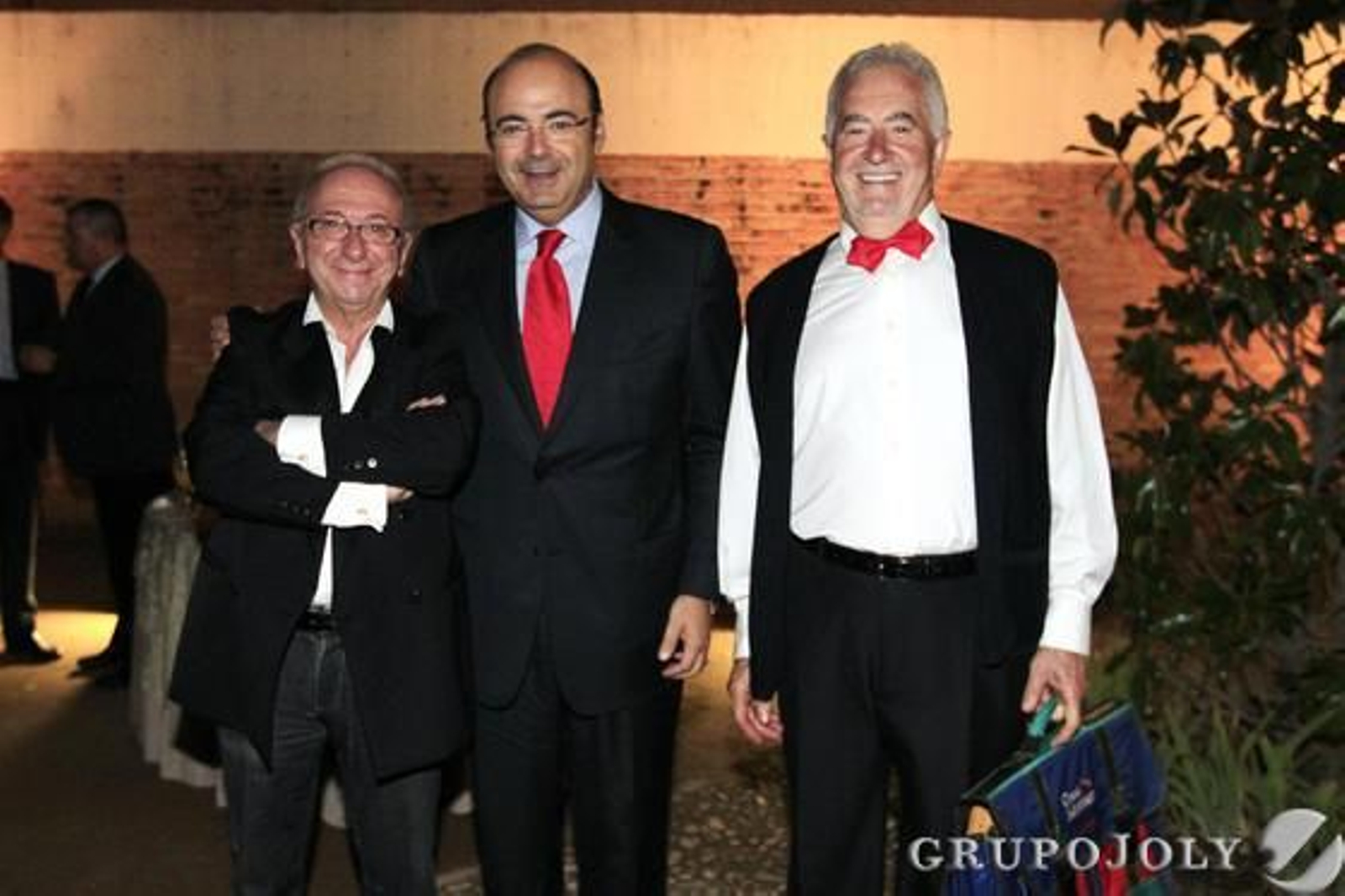 El actor, Pepe Cantero, junto con el presidente de la Diputación provincial, Sebastián Pérez, y el arquitecto Manuel Juan.

Foto: Pepe Villoslada-Lucia Rivas