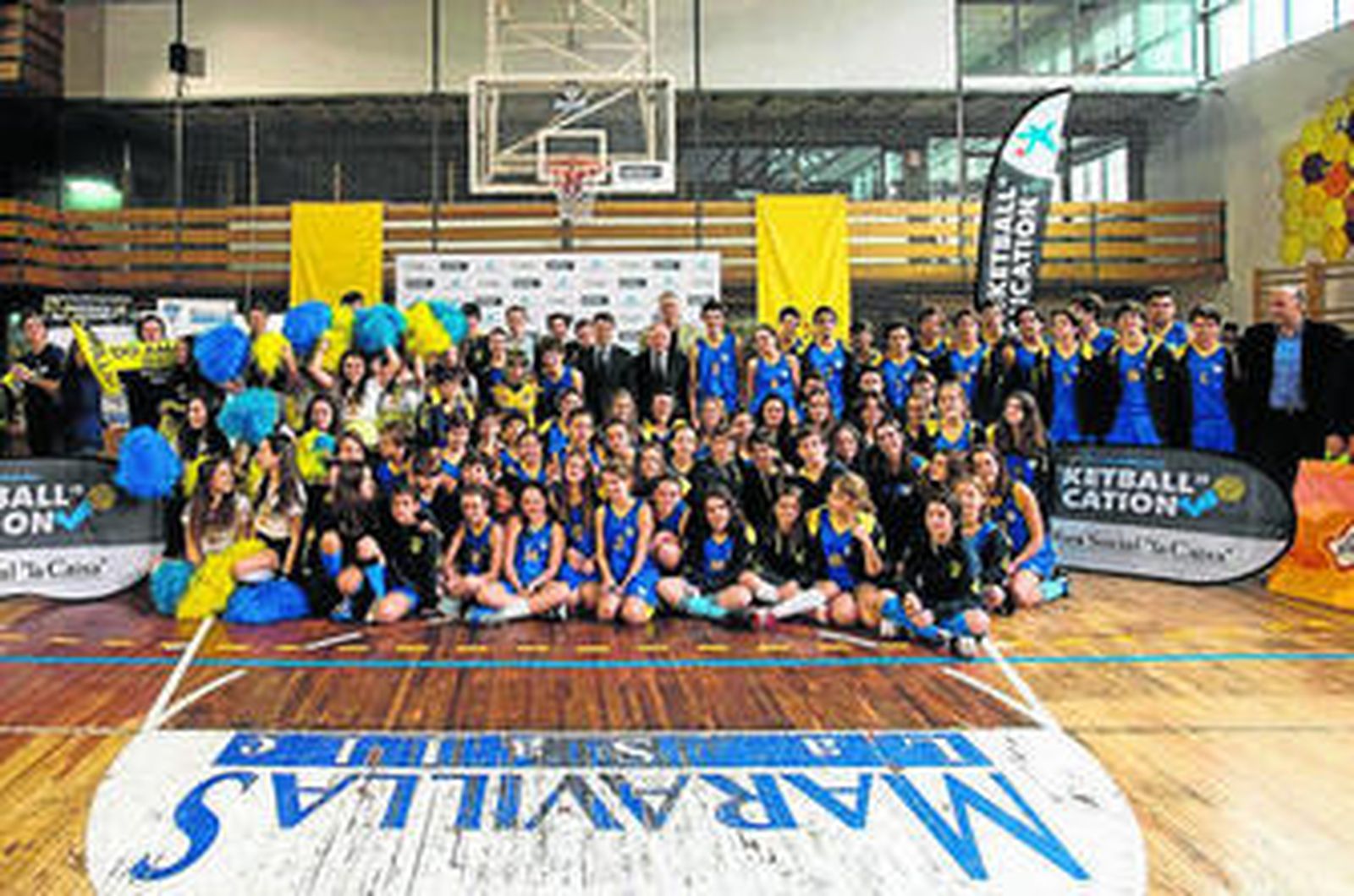 Foto de familia de la presentación de 'Basketball is education'.