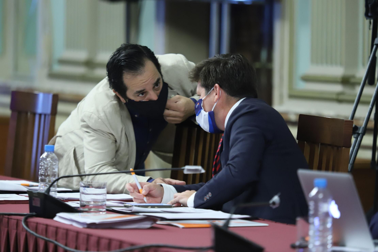 Imágenes del pleno celebrado en el Ayuntamiento de Huelva