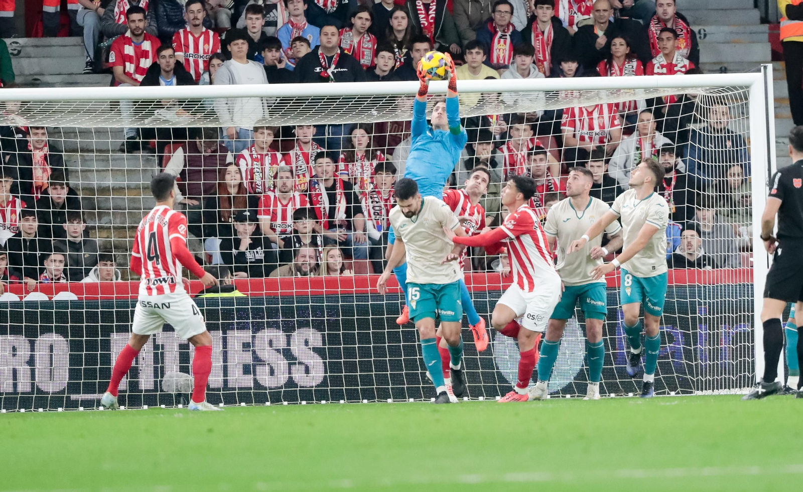 Las mejores fotos del Sporting de Gijón - Córdoba CF en El Molinón