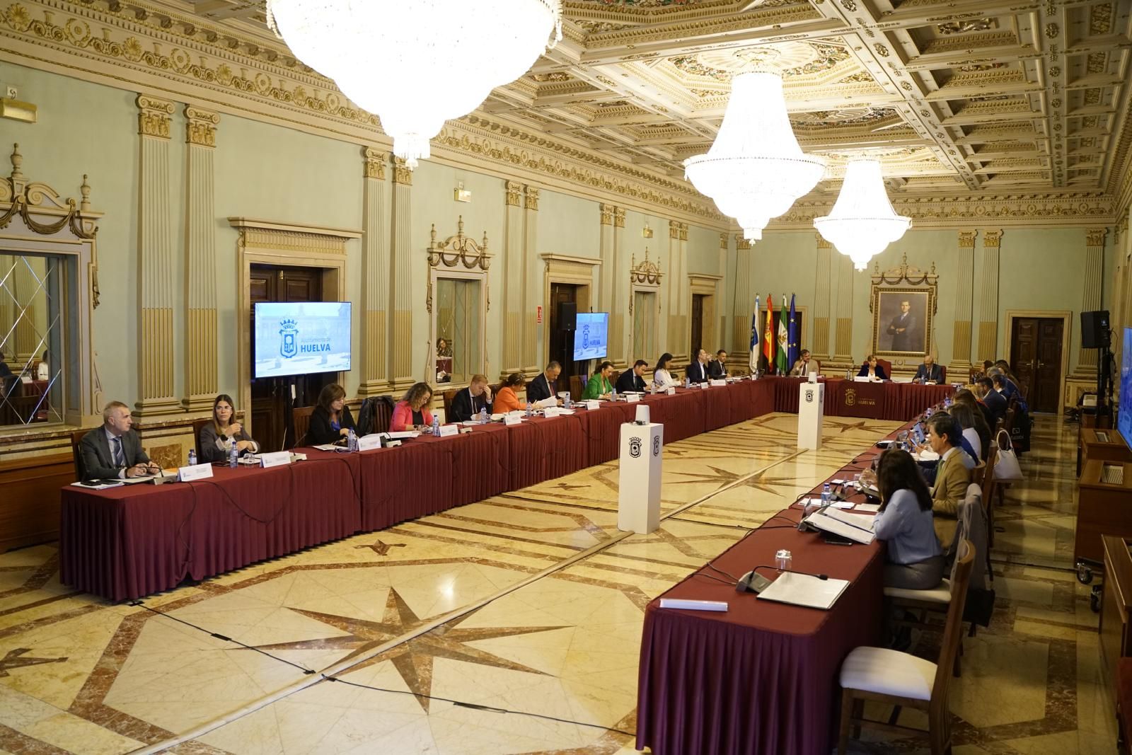 Sesión plenaria del Ayuntamiento de Huelva este viernes.