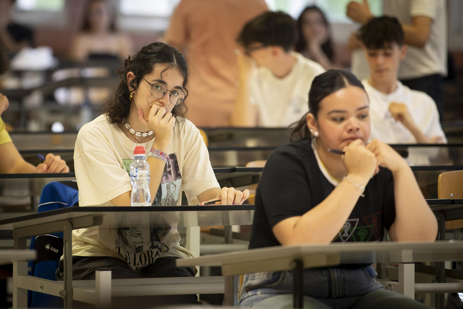 El primer día de Selectividad en Granada, en imágenes
