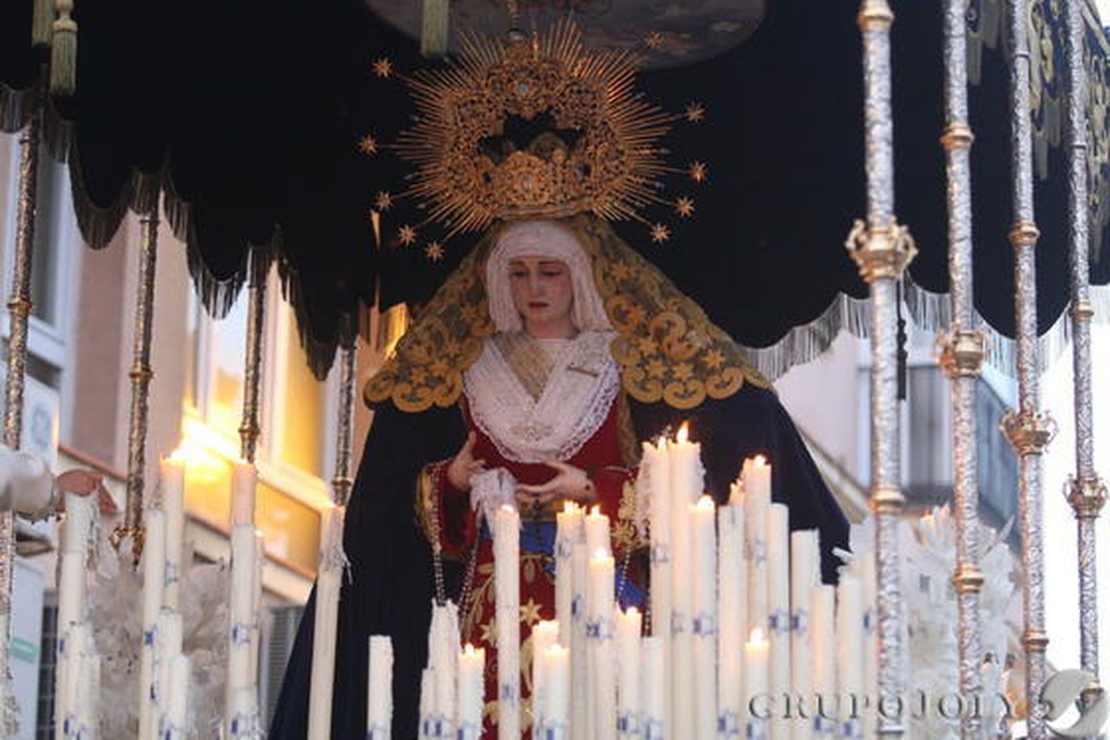 Flagelación y La Estrella por las calles de La Línea.

Foto: Paco Guerrero