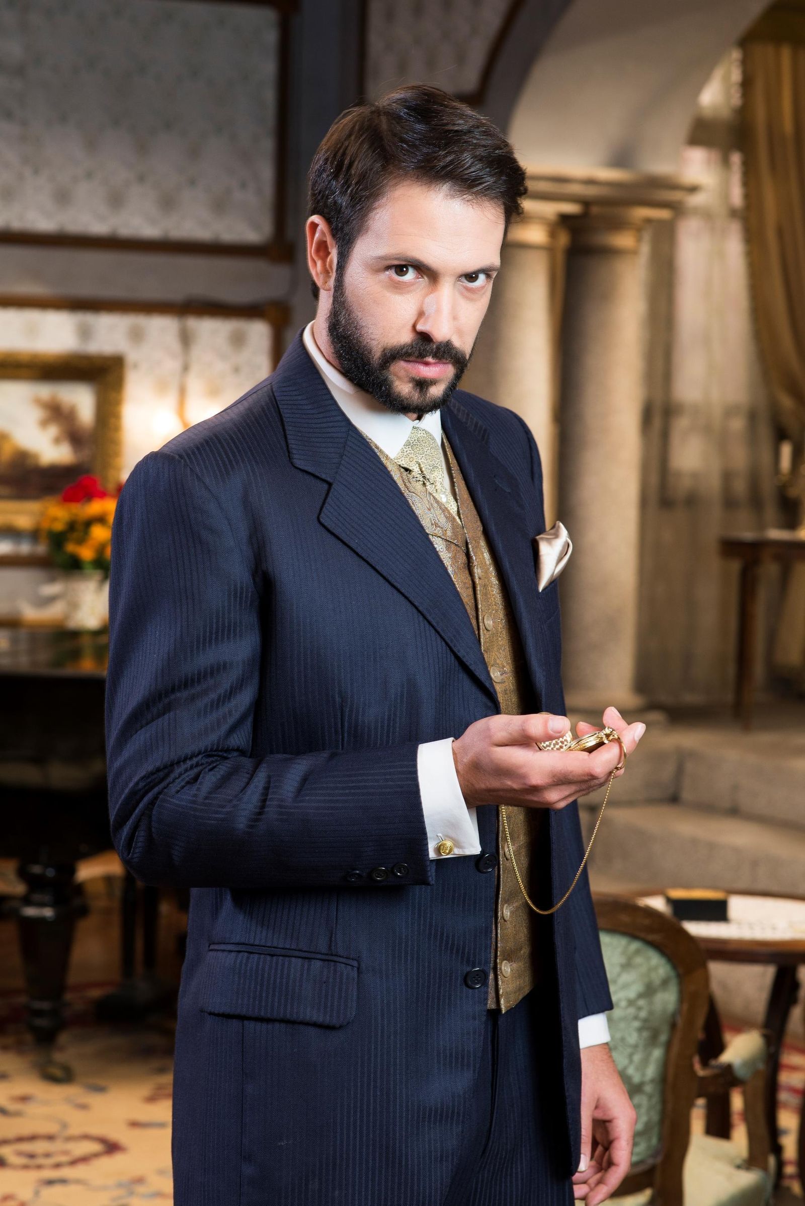 Chico García caracterizado como Severo Santacruz.