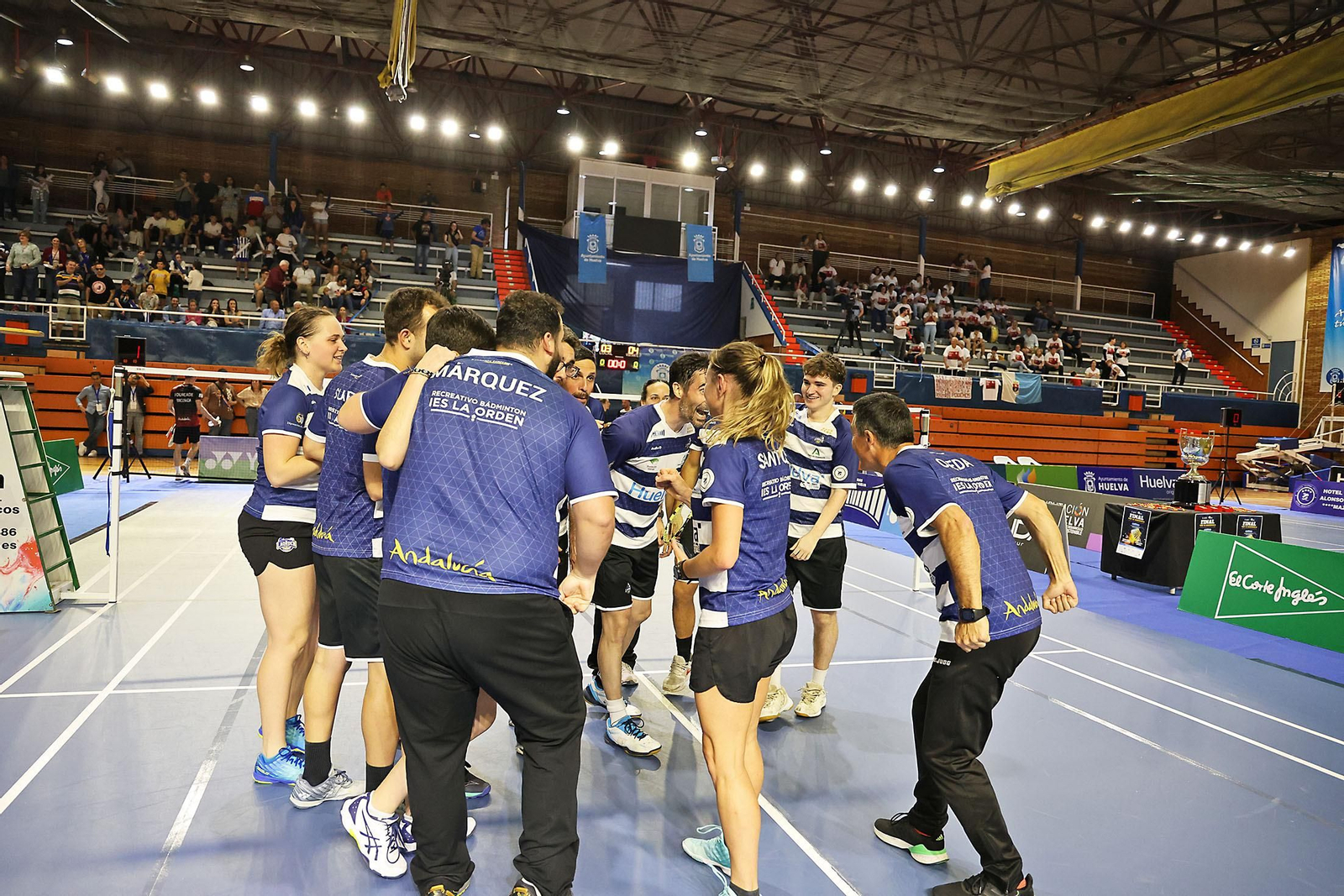 Imágenes de la final de liga de bádminton entre el IES La Orden y La RInconada