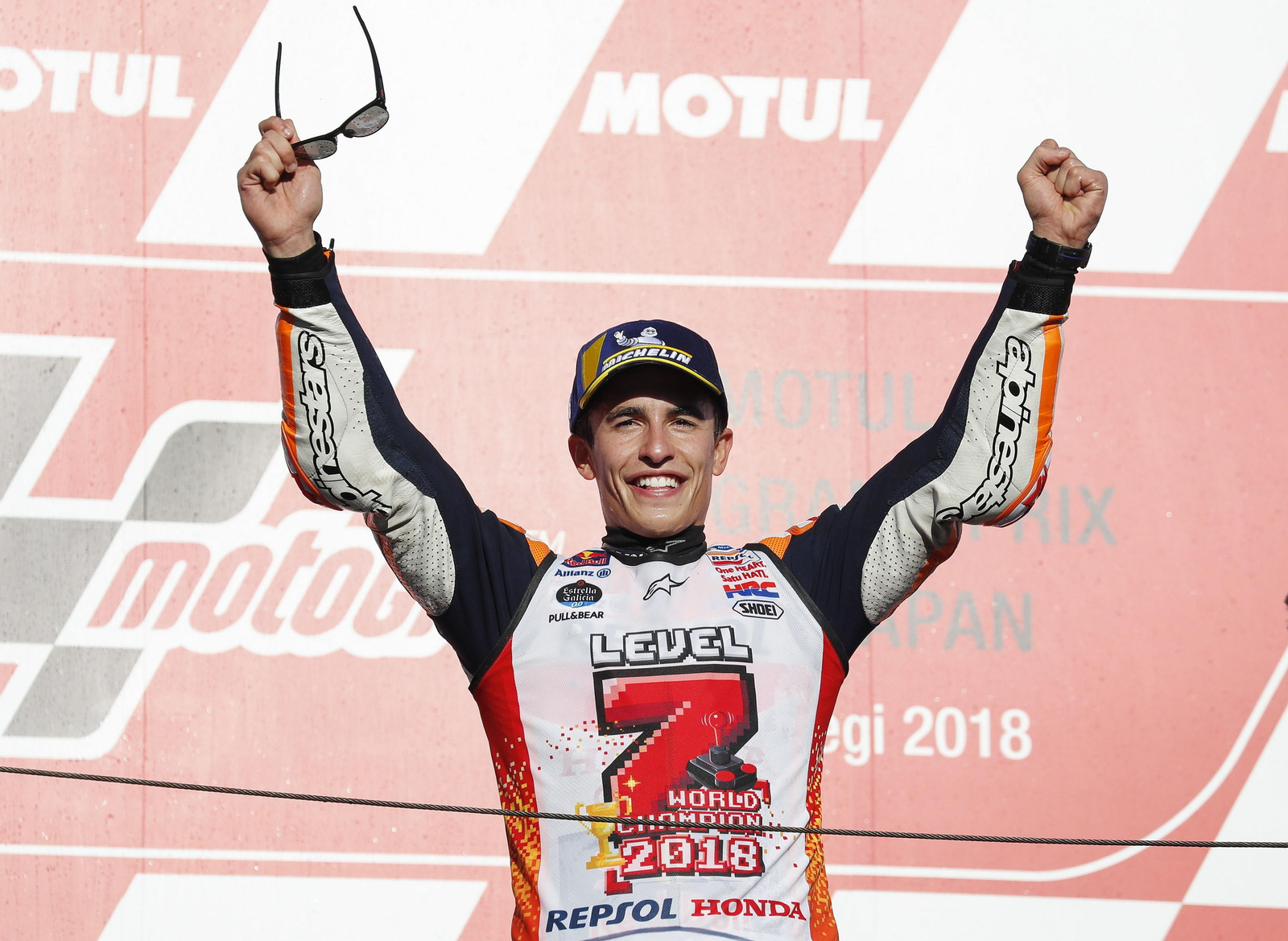 Márquez celebra su título