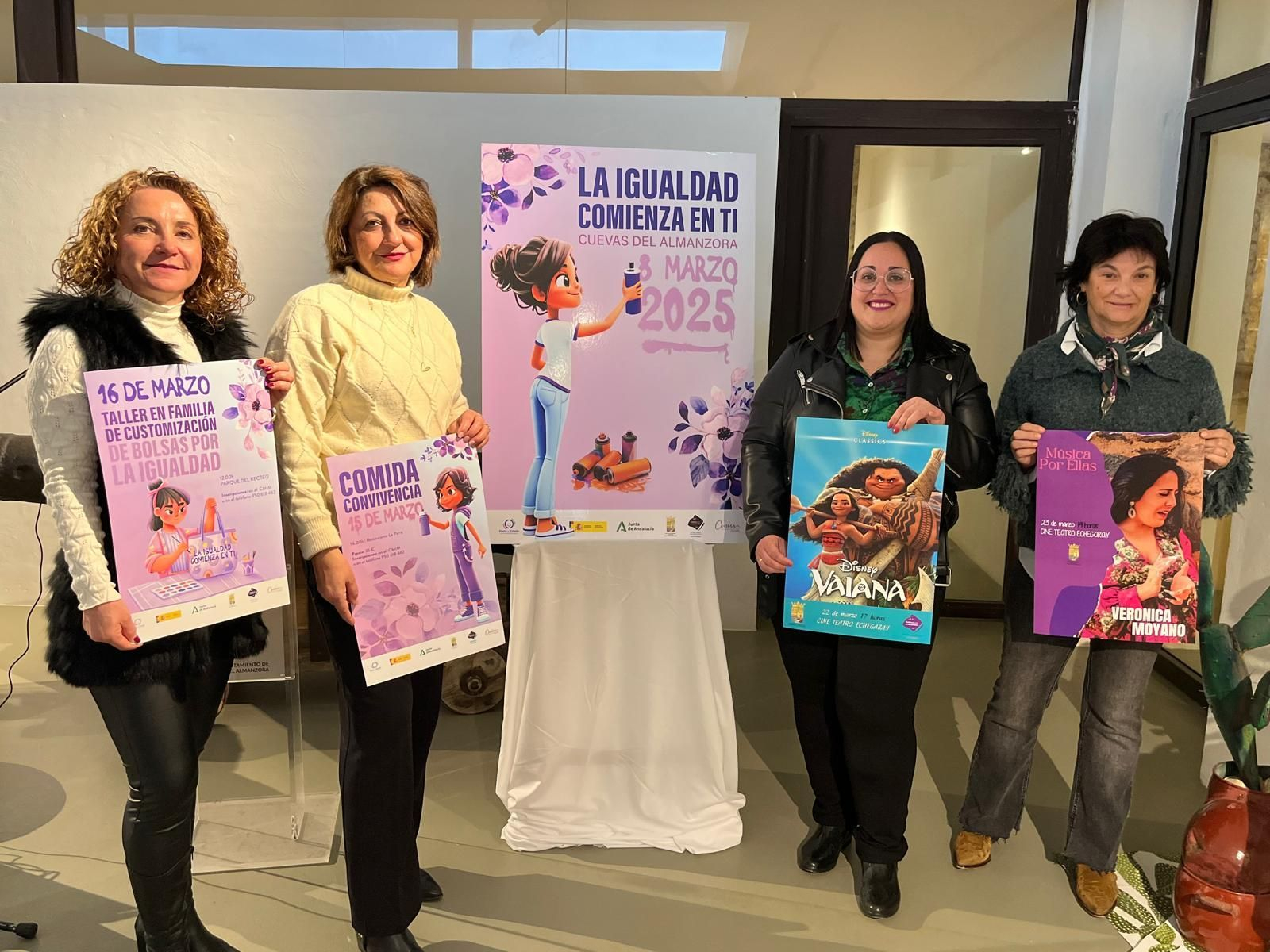 Presentación de las actividades en Cuevas.