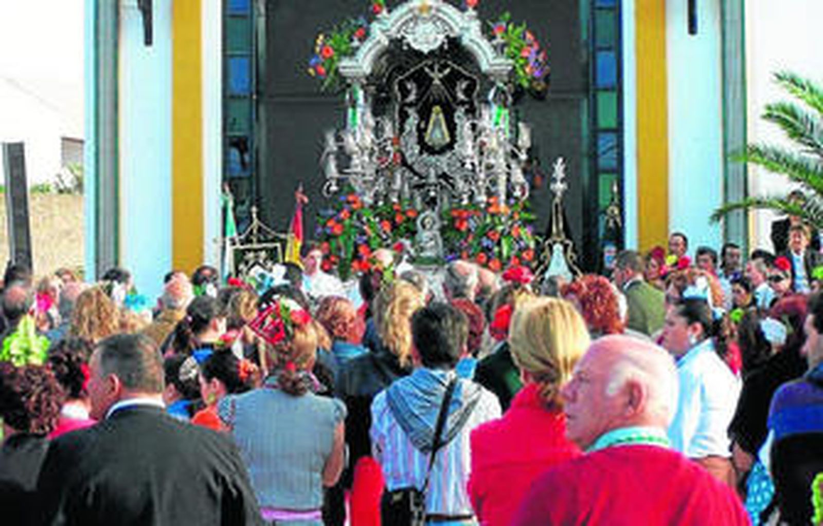La Hermandad valverdeña, durante la romería pasada en la aldea almonteña.