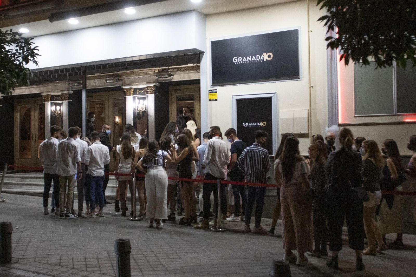 Fotos: así fue la primera noche de Granada en la nueva normalidad