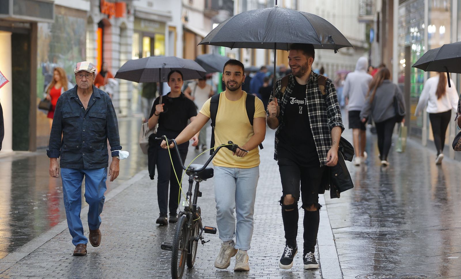 Llegan a sevilla Las primeras lluvias de la borrasca Armand