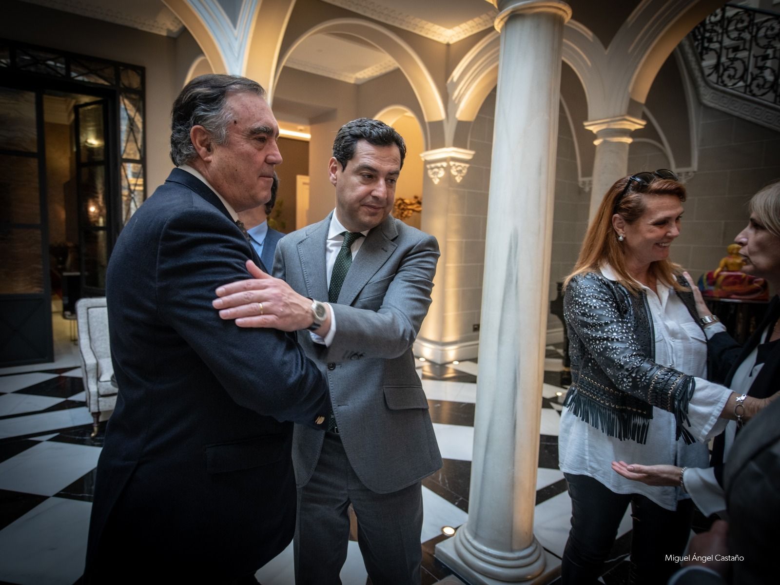 Visita del presidente de la Junta al Hotel Casa Palacio María Luisa
