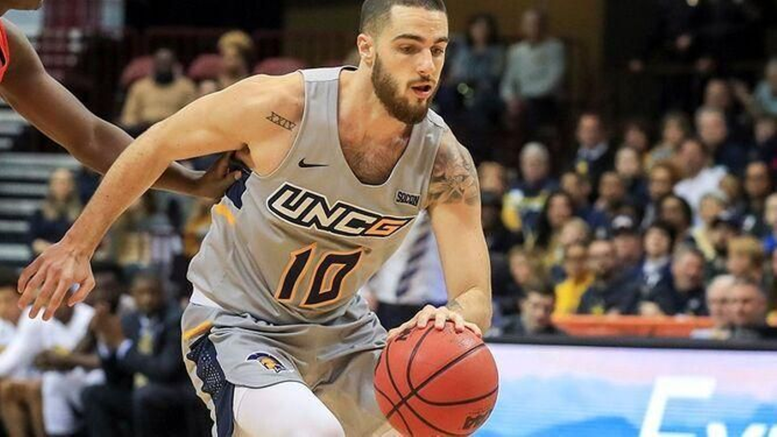 Francis Alonso, en un partido con su universidad