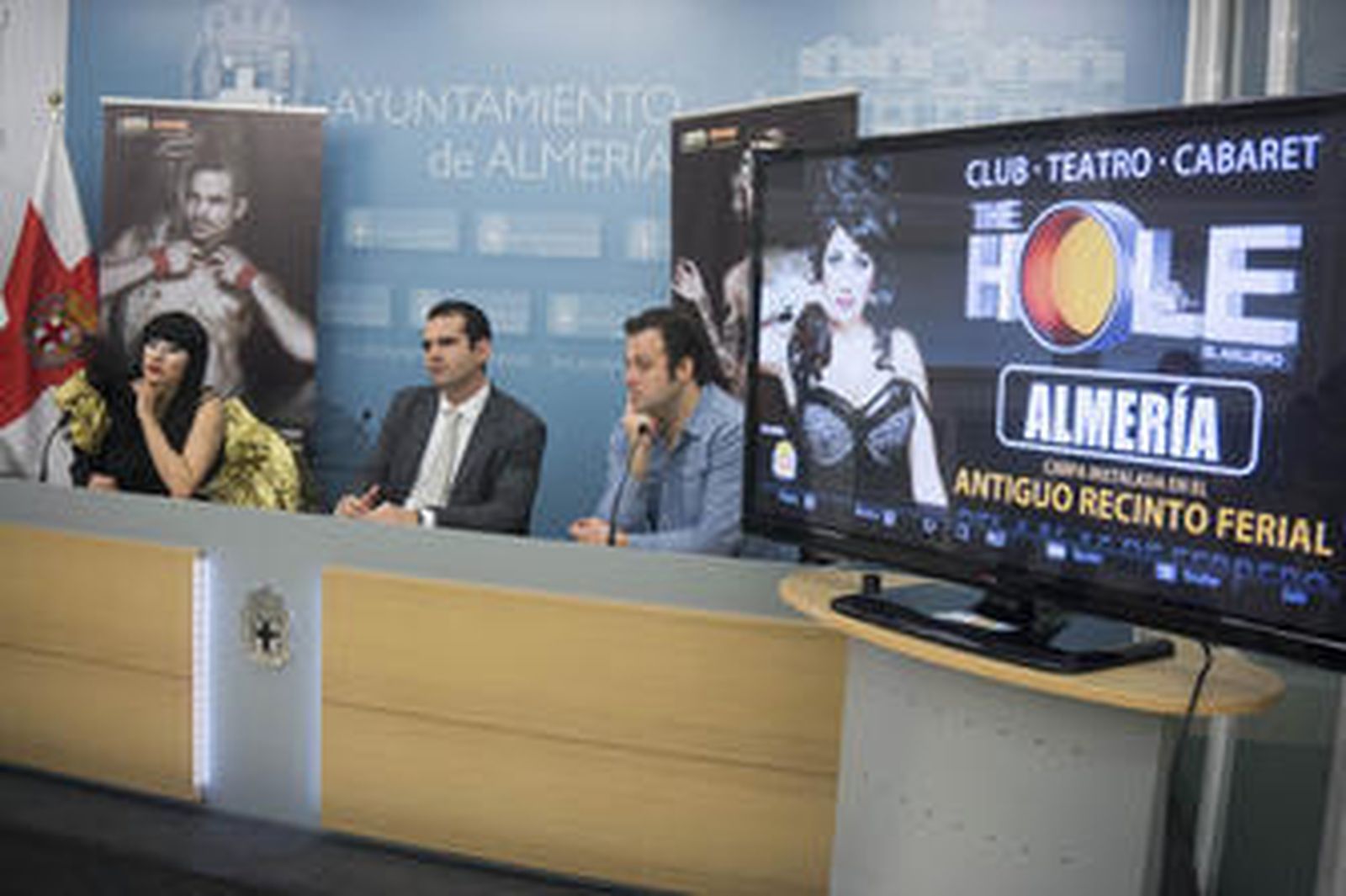 ‘The Hole’ invita a sumergirse a los almerienses en su divertida mezcla de humor y provocación