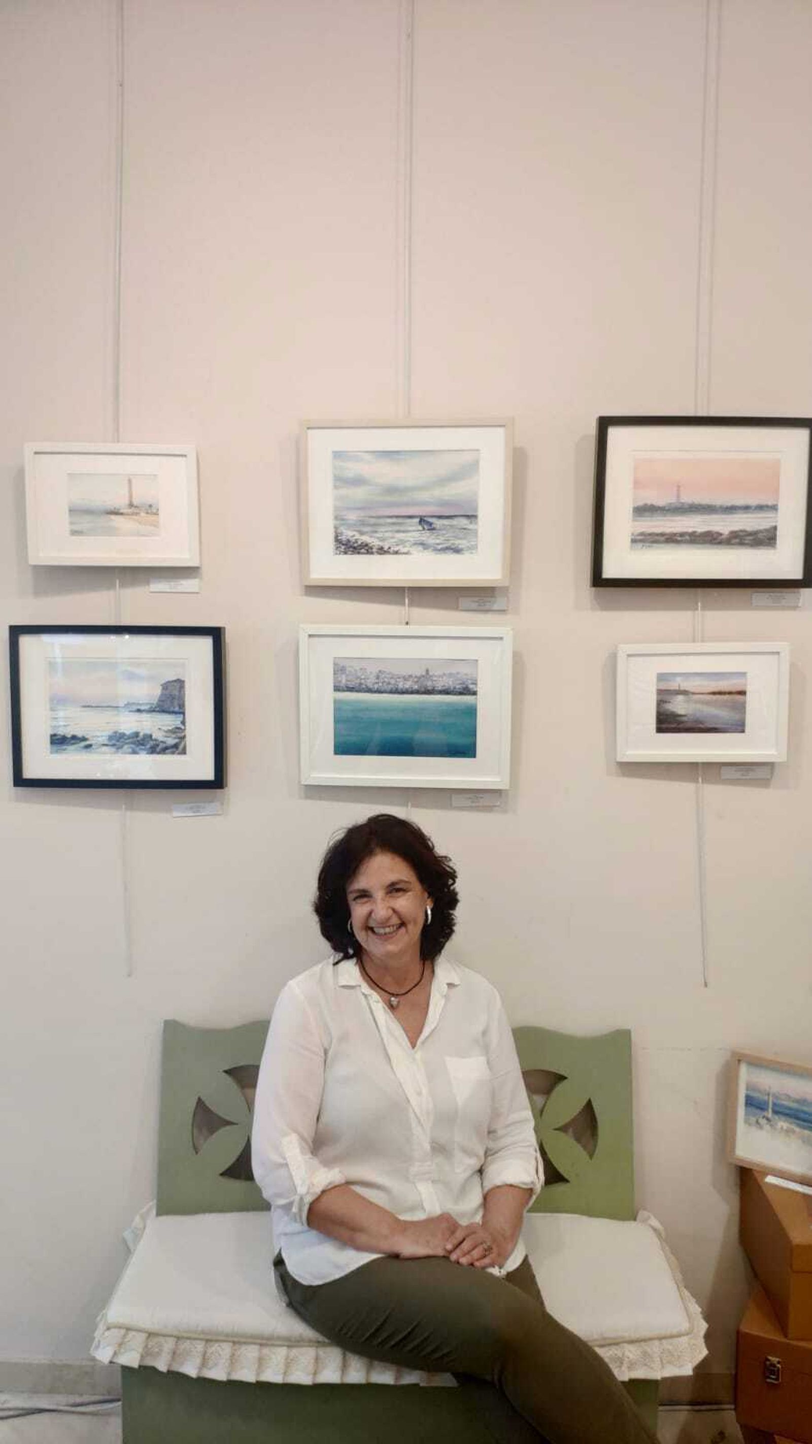 La autora, durante la inauguración.