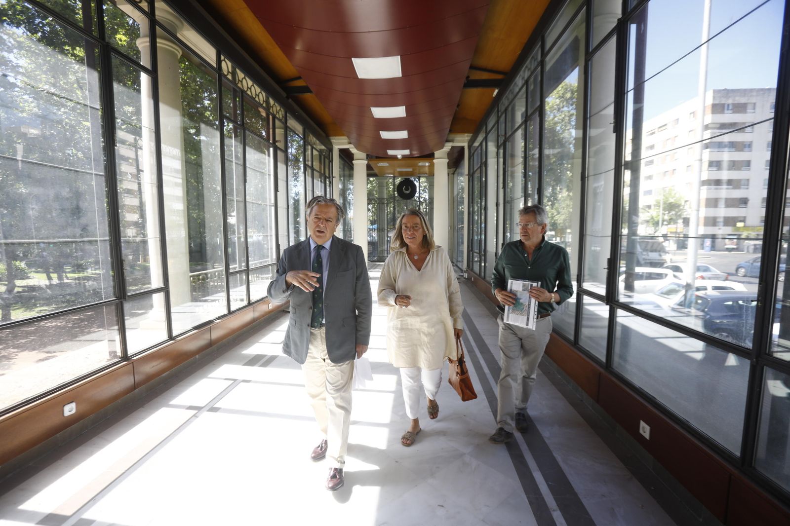 Salvador Fuentes e Isabel Albás, en el interior del edificio de La Pérgola.