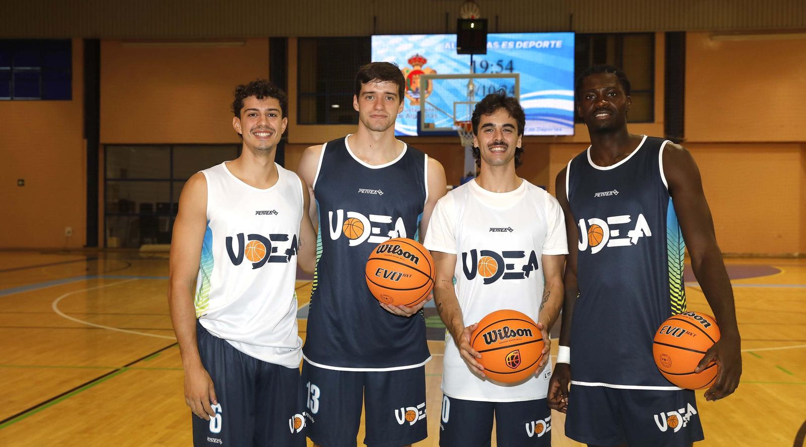 Las fotos del entrenamiento de Udea previo a su debut en Segunda FEB