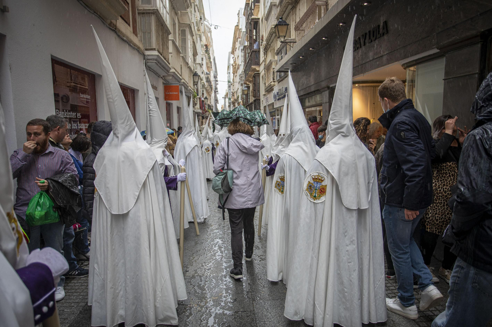 Las imágenes de la cofradía del Nazareno del Amor en la Semana Santa de Cádiz 2022