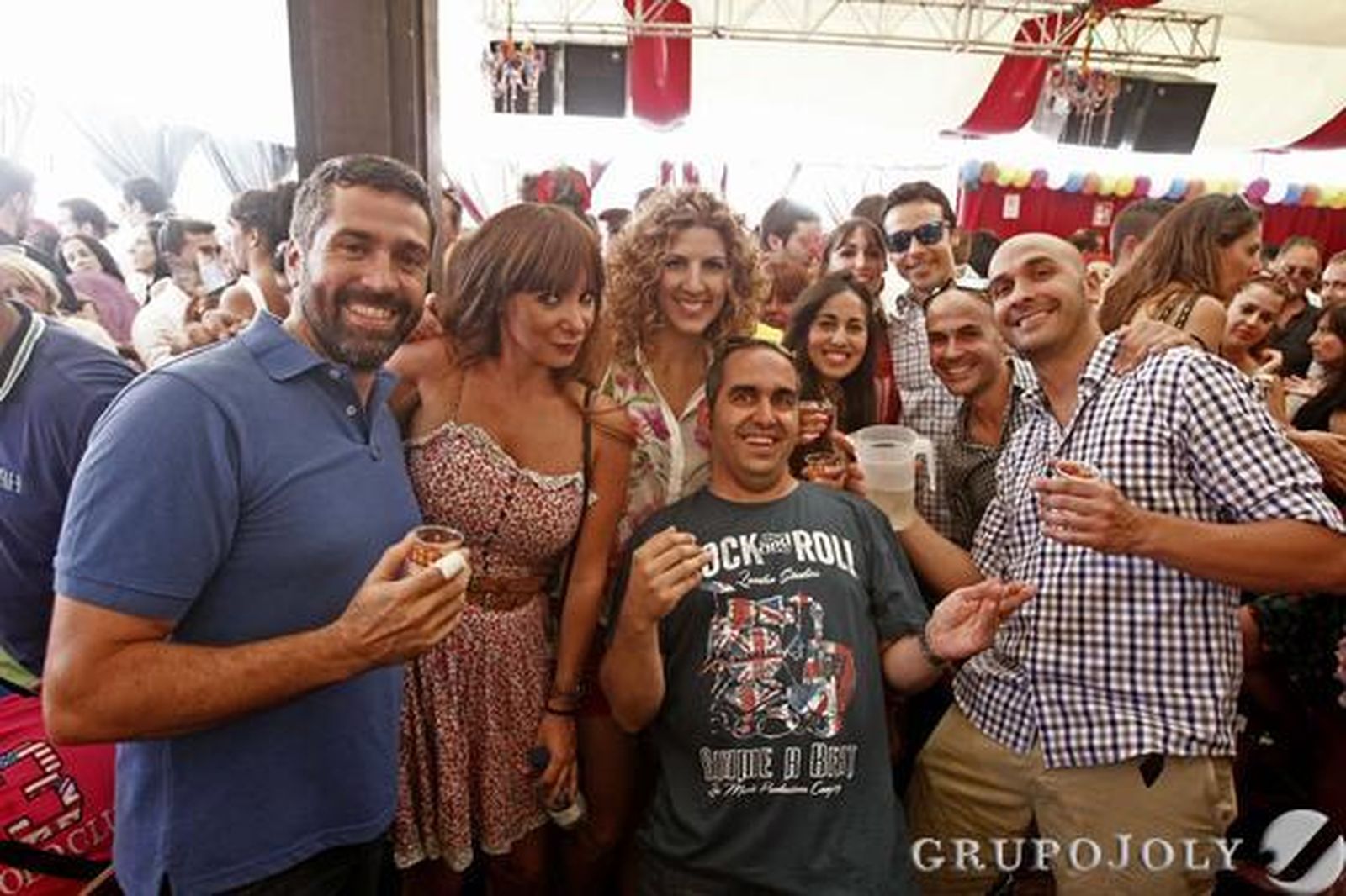 La Feria reúne a miles de personas en su jornada más esperada y en un año en el que se recuerda a Paco de Lucía

Foto: Erasmo Fenoy