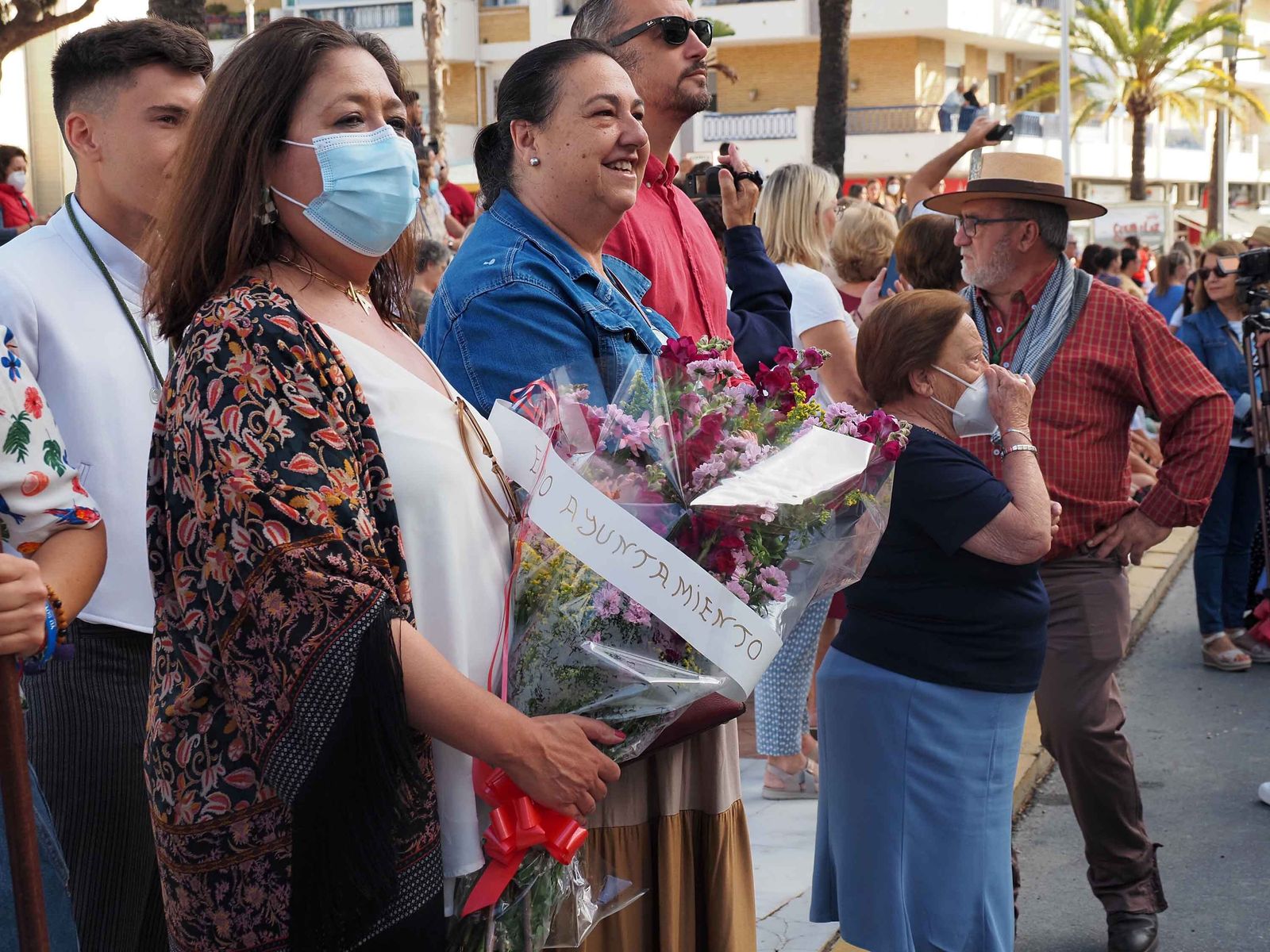 Salida de la Hermandad de Punta Umbría hacia El Rocío.