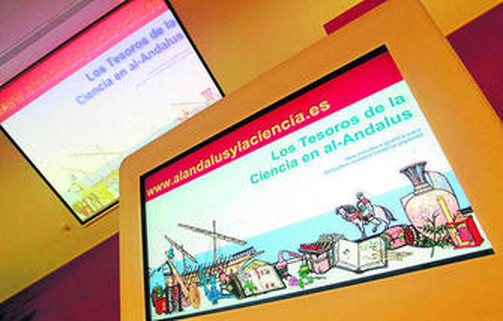 Los paneles de los 'tesoros' ya se pueden visitar en el Pabellón.