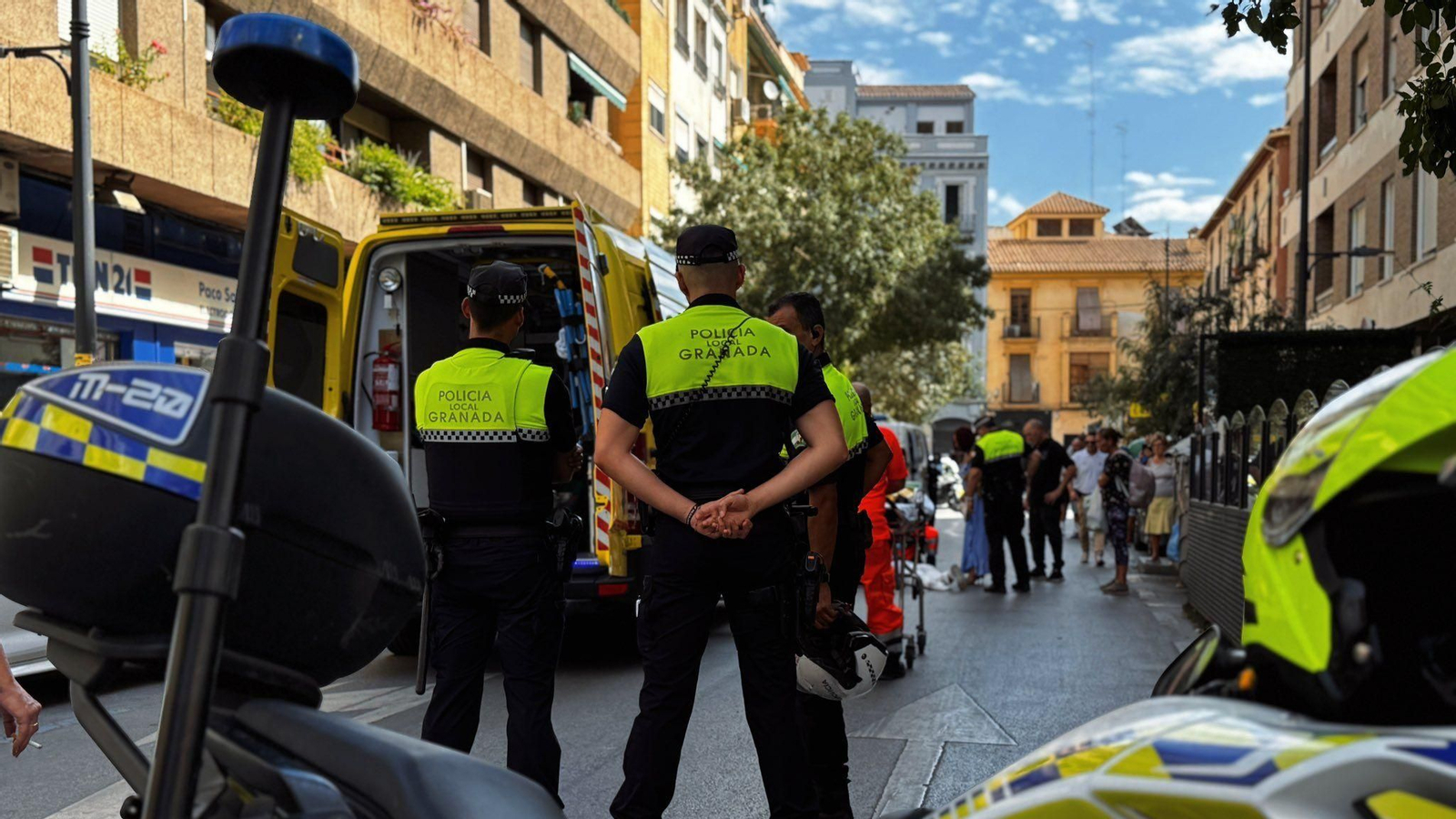 La Policía Local de Granada corta una calle de Granada tras un atropello | Imagen de archivo