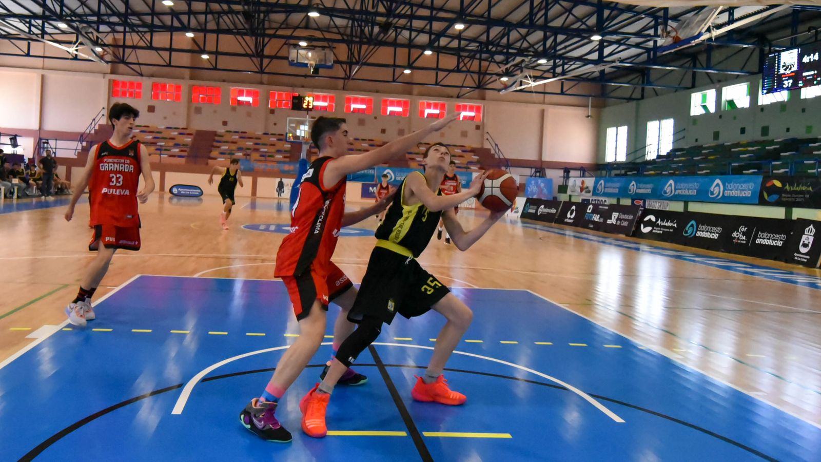 Las fotos de los cuartos de final del Cadeba infantil de La Línea