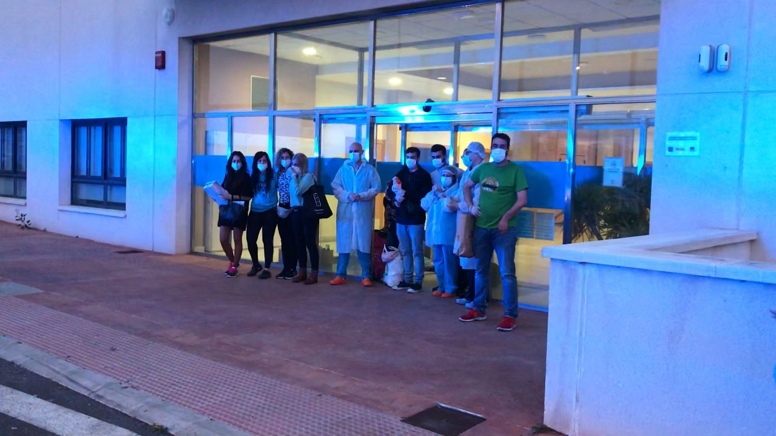 Salida tras confinamiento de 45 días de trabajadores de FAAM en imágenes