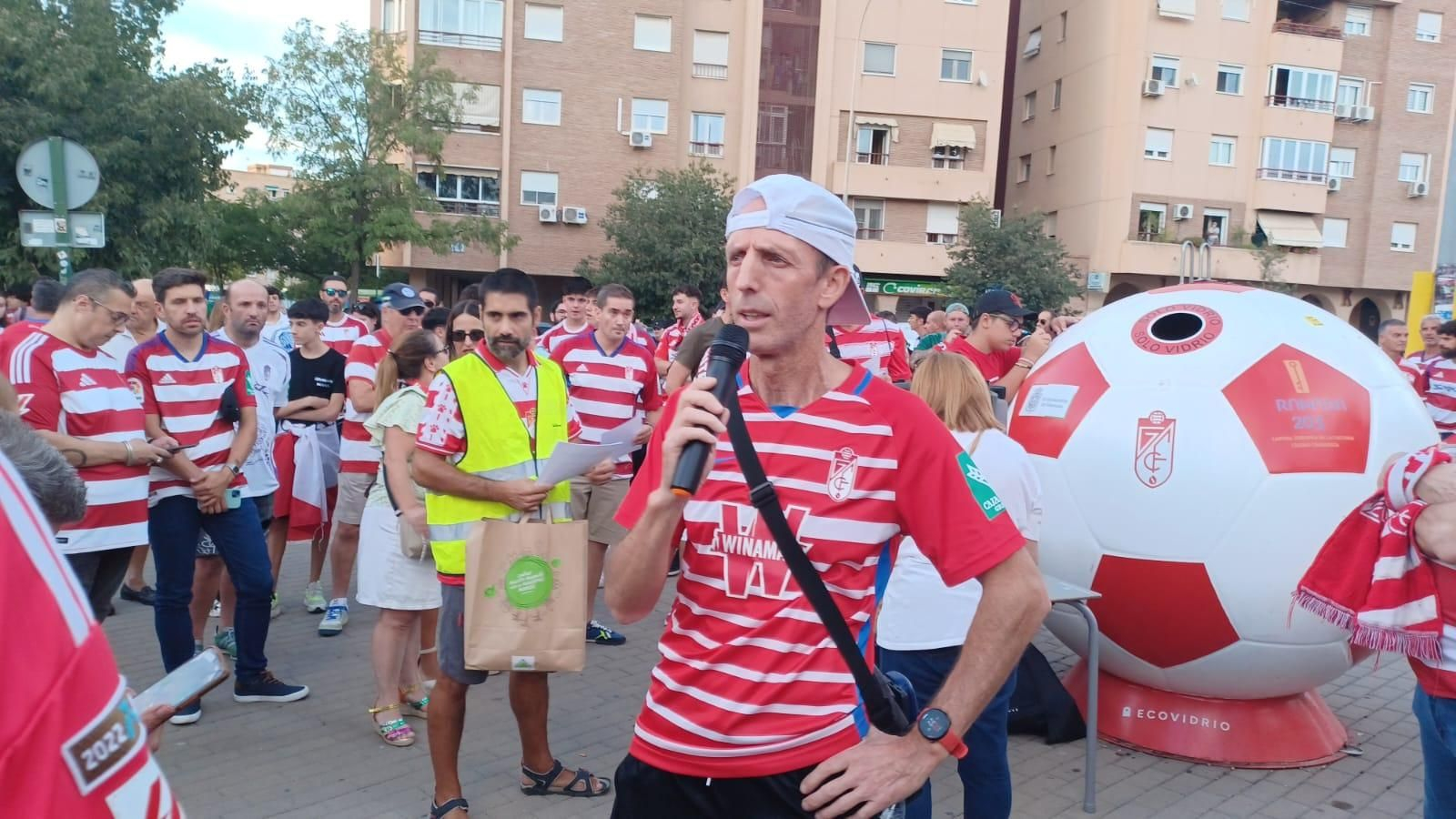 Las mejores imágenes de la manifestación en el Nuevo Los Cármenes