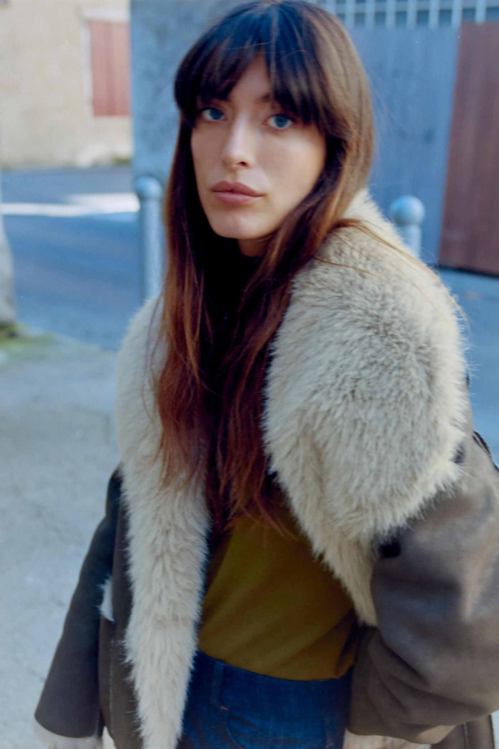 Zara tiene el abrigo doble faz que llevarás con vaqueros y vestidos