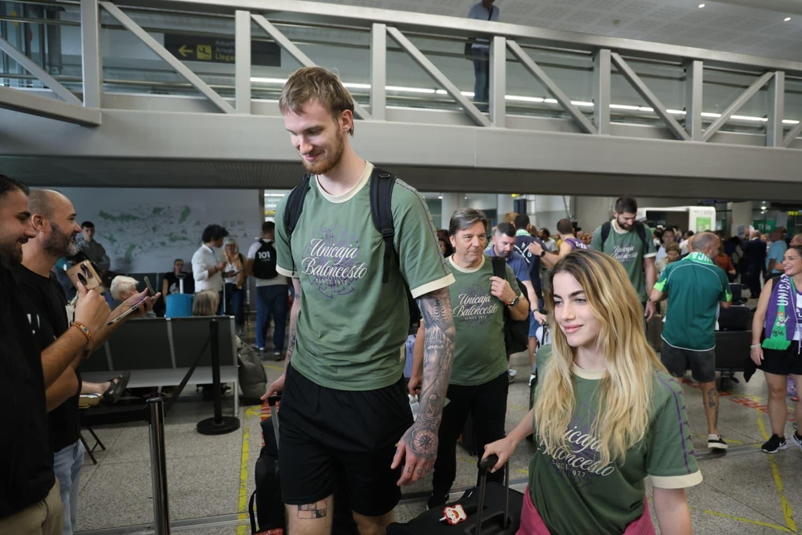 El Unicaja brinda la Copa Intercontinental con la afición