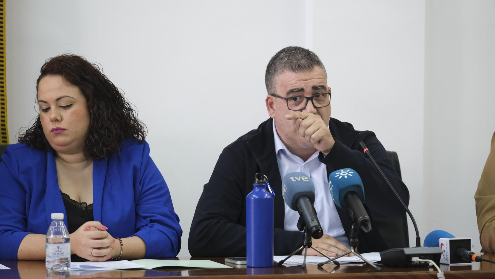 Las imágenes de la moción de censura en el Ayuntamiento de Carboneras