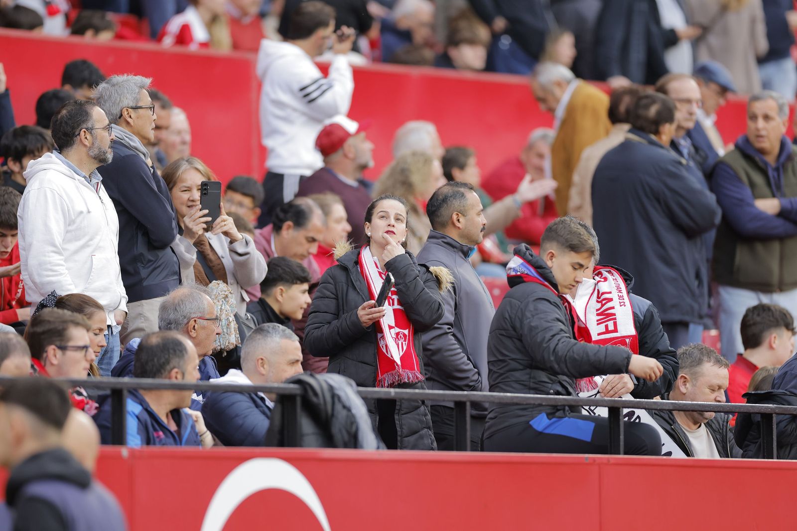 Búscate en las fotos del Sevilla fc - Rayo