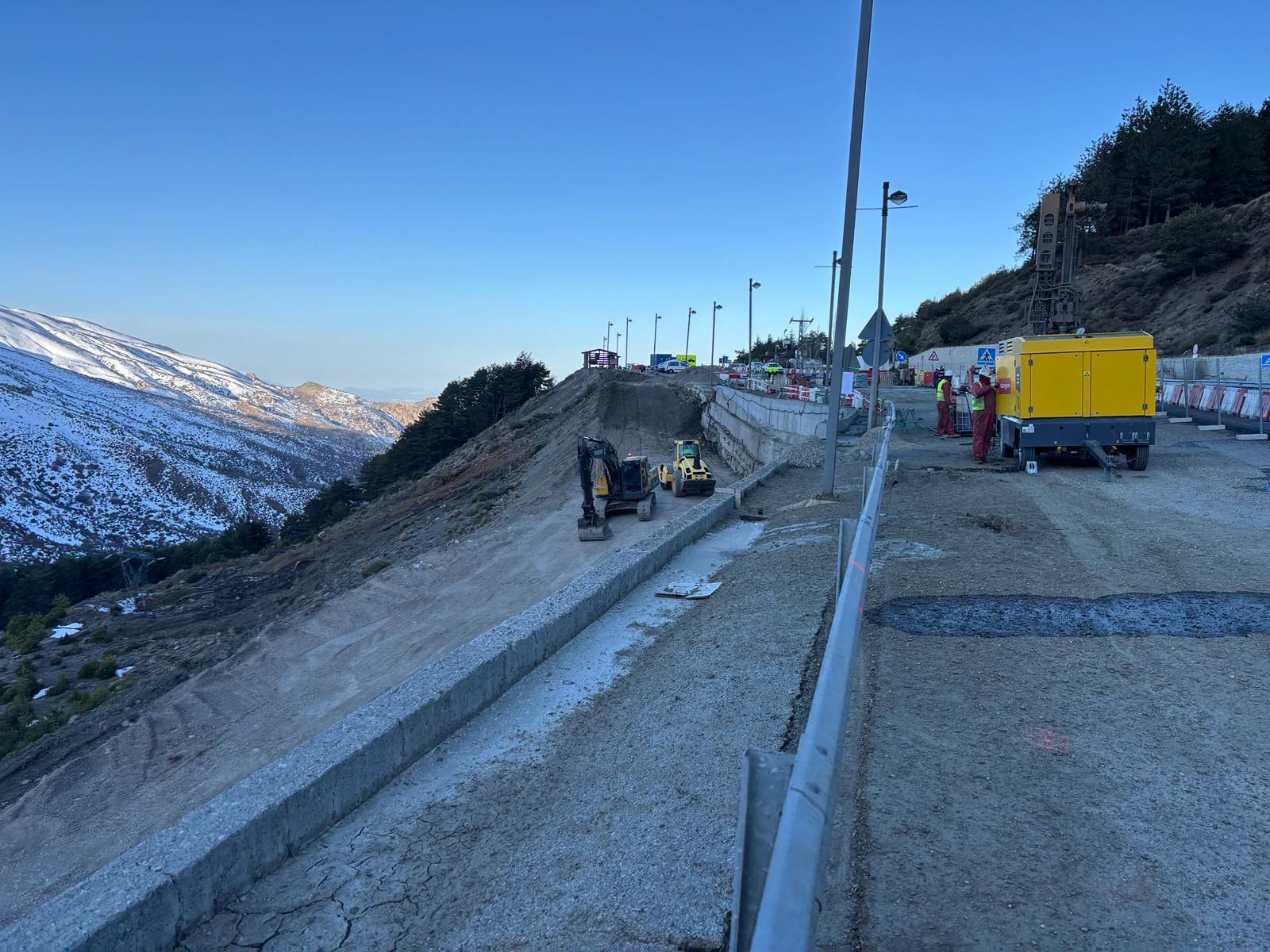 Imagen de las obras que se llevan a cabo en los acceso a Pradollano