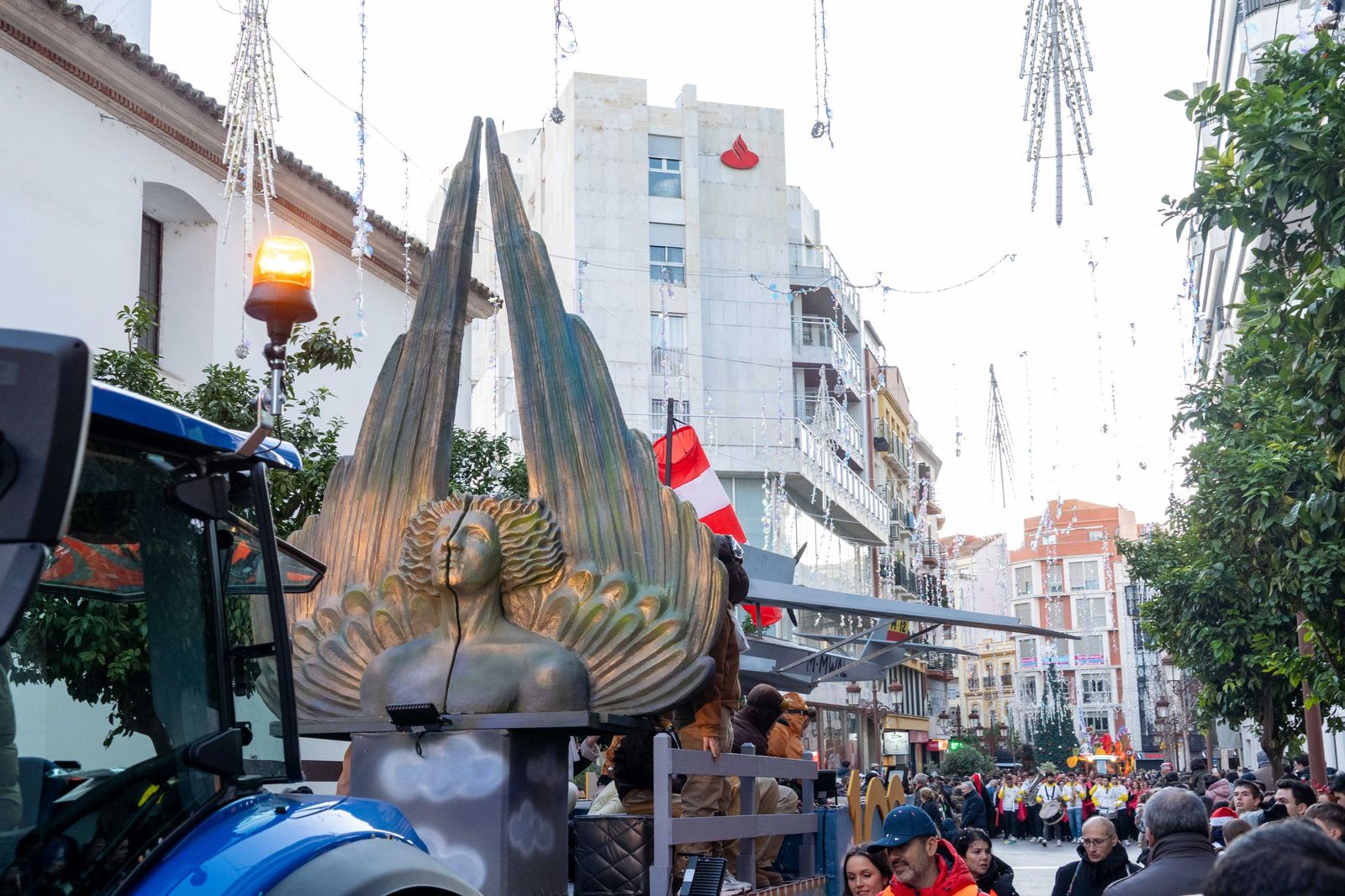 Las mejores fotografías del recorrido y la llegada al ayuntamiento de la cabalgata de Reyes Magos 2026
