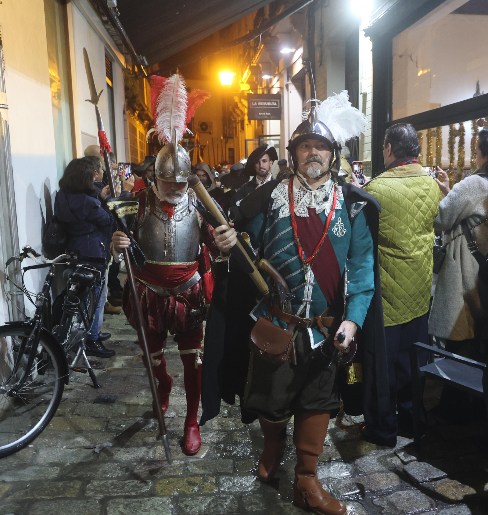 El Tercio de Olivares saliendo del centro cultural La Revuelta.