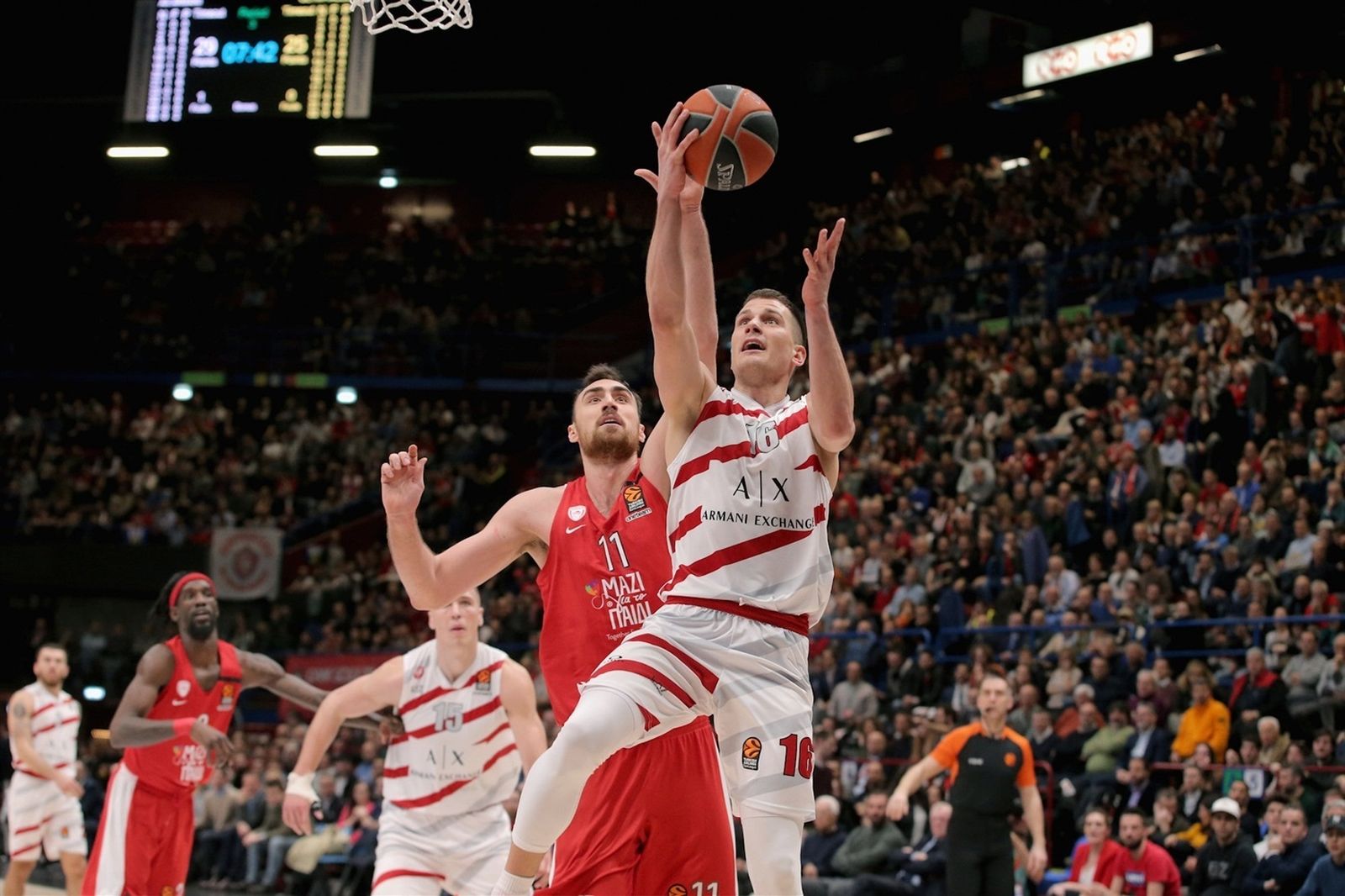 Nedovic, en un partido de Euroliga con el Olimpia Milano.