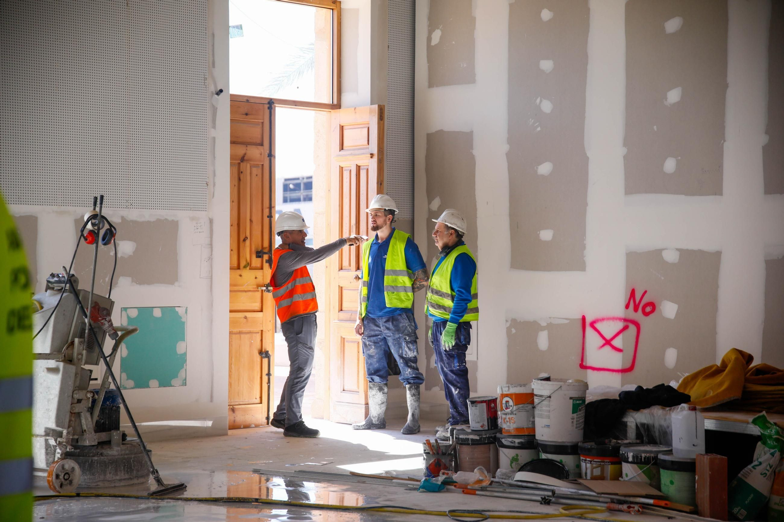 Las imágenes de la visita a la obras del Puerto de Almería