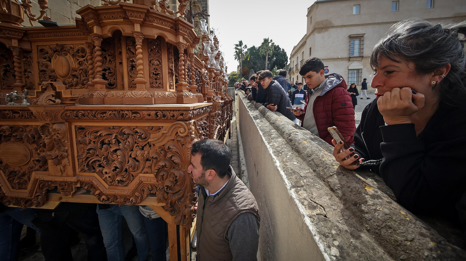 La Mortaja prueba su paso por el entorno de la Catedral